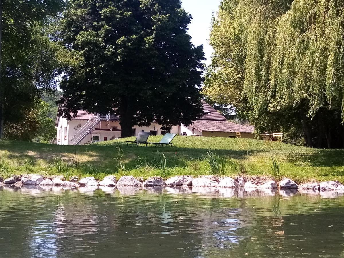 Havre De Paix Au Bords De L'Eure - Divers Hebergements Bed and Breakfast Garennes-sur-Eure Eksteriør billede