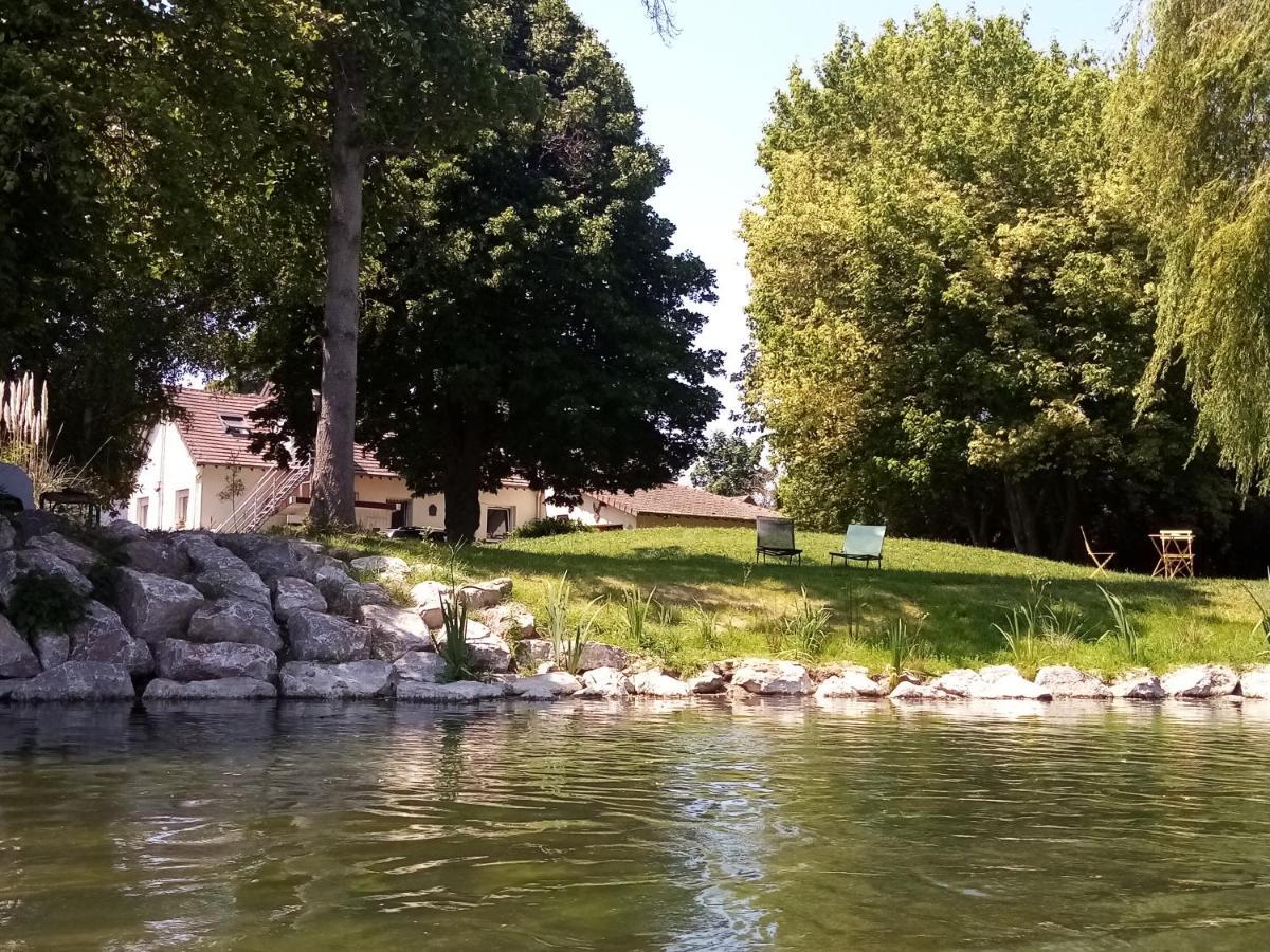 Havre De Paix Au Bords De L'Eure - Divers Hebergements Bed and Breakfast Garennes-sur-Eure Eksteriør billede