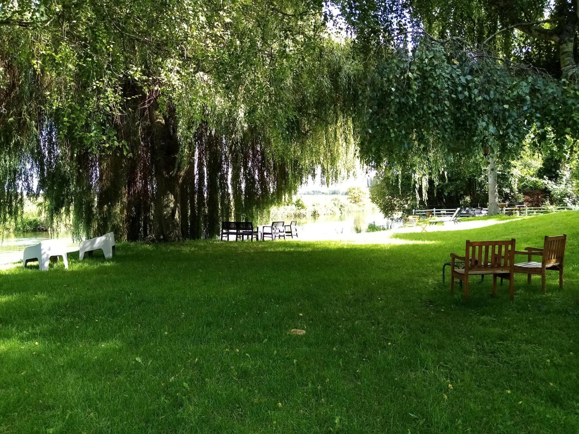 Havre De Paix Au Bords De L'Eure - Divers Hebergements Bed and Breakfast Garennes-sur-Eure Eksteriør billede